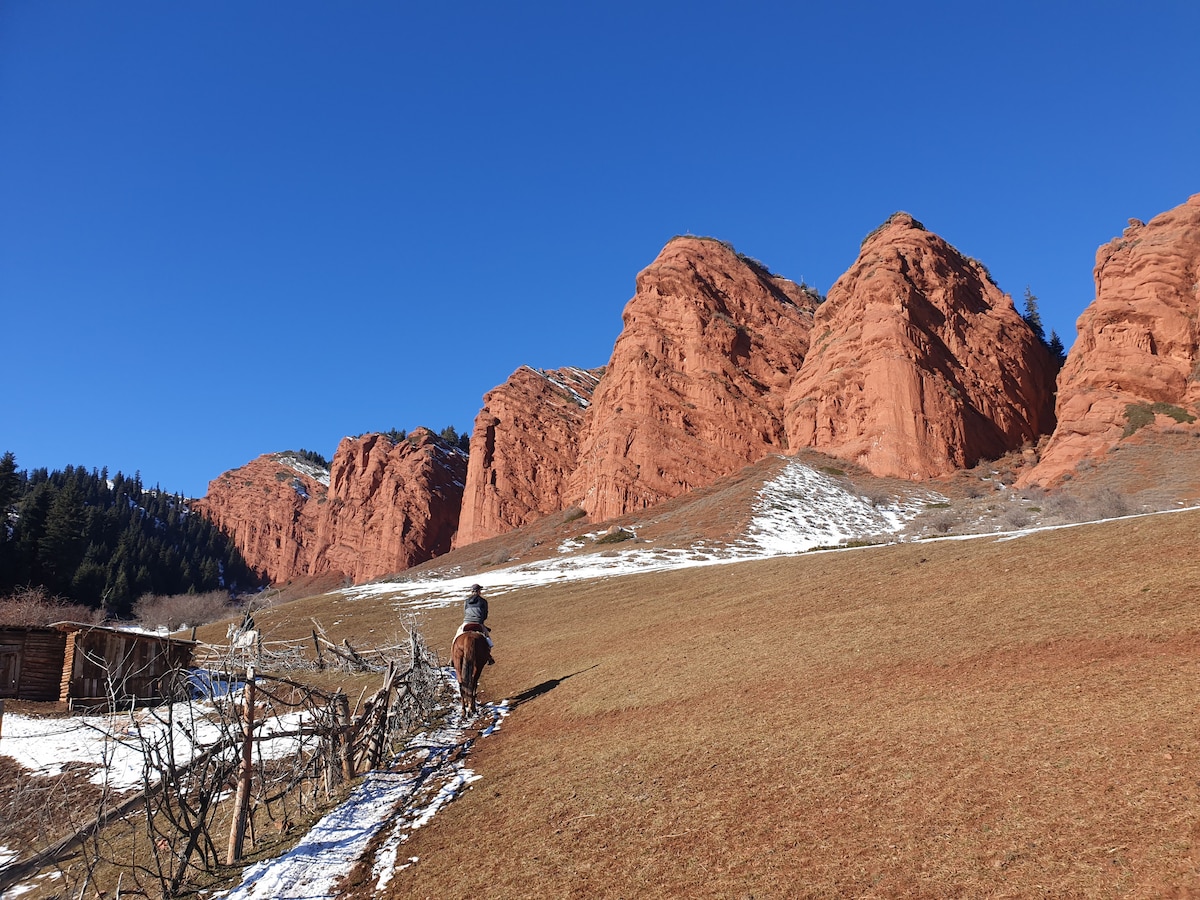 View of the Seven Bulls rock formation near the yurt in Jeti-Öguz, Kyrgyzstan